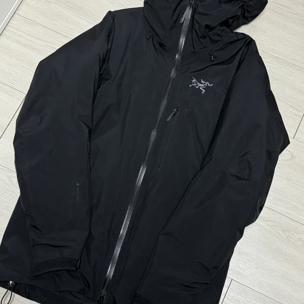 아크테릭스 베타 인슐레이티드 자켓 블랙