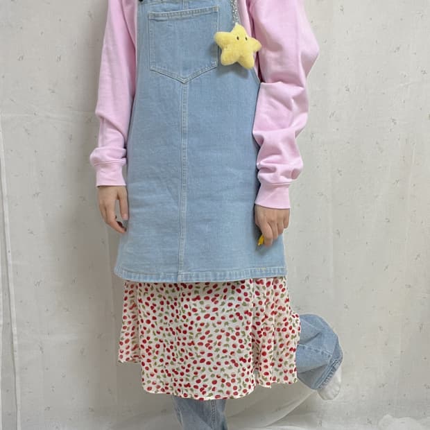 핑크후드티+청멜빵치마+패턴롱스커트