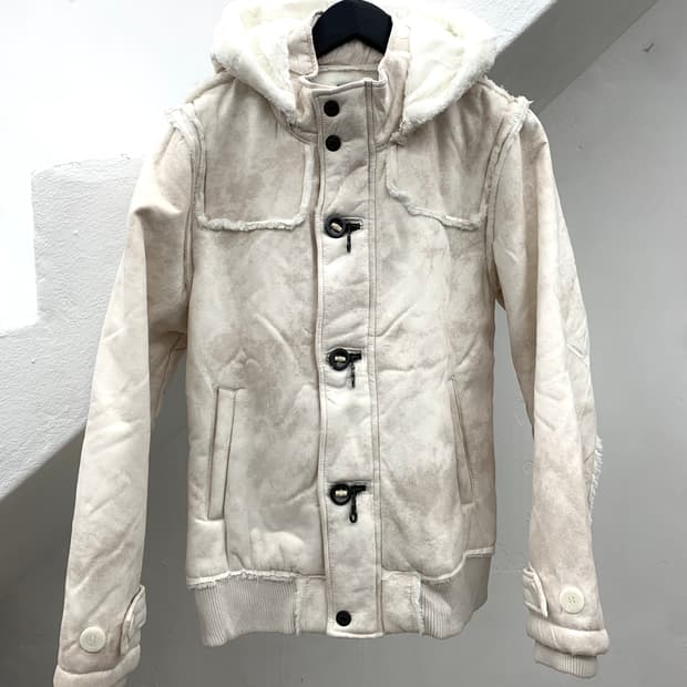 In the attic snow white hood coat  