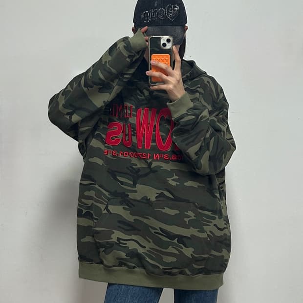 러브이즈트루 빅로고 오버핏 카모 후드티