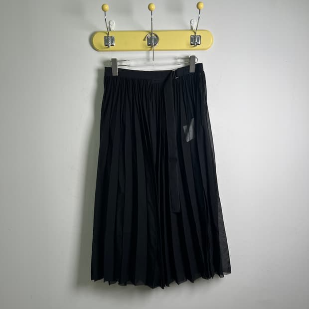 19AW sacai 사카이 블랙 플리츠 미디 스커트 