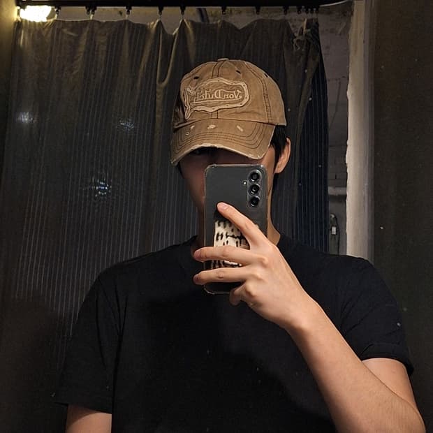 본더치 브라운 데미지드 스펠아웃 로고 레더스트랩 Y2K 6패널 볼캡 모자