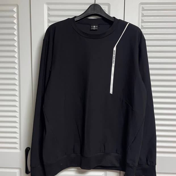 와이드앵글 긴팔 티셔츠