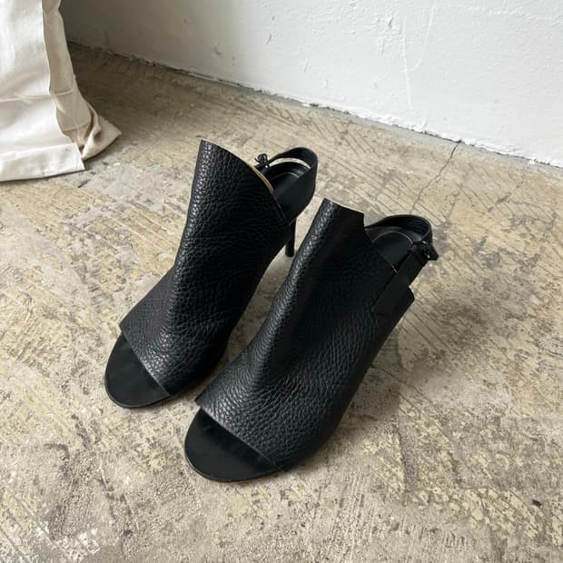 Balenciaga leather mule