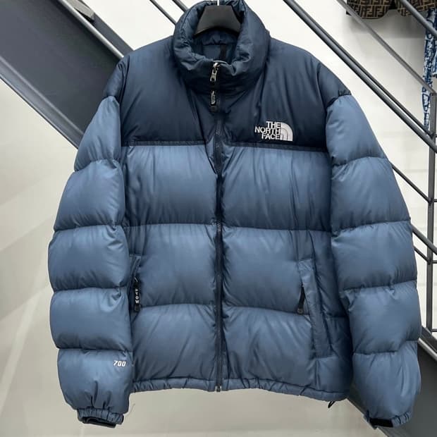 [L] 노스페이스 눕시 700 레트로 1996 해외판 애쉬 블루 숏패딩