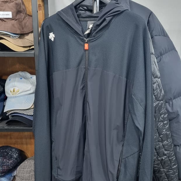 데상트 윈드러너 집업 바람막이 105size