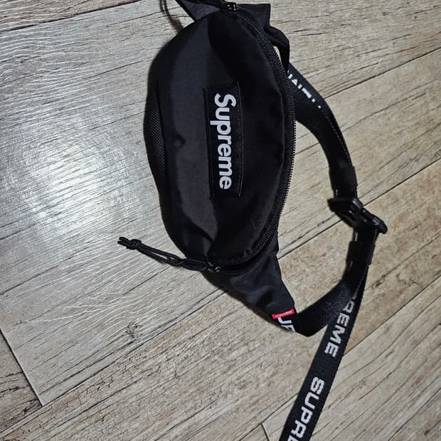 슈프림 웨이스트백 블랙 22FW