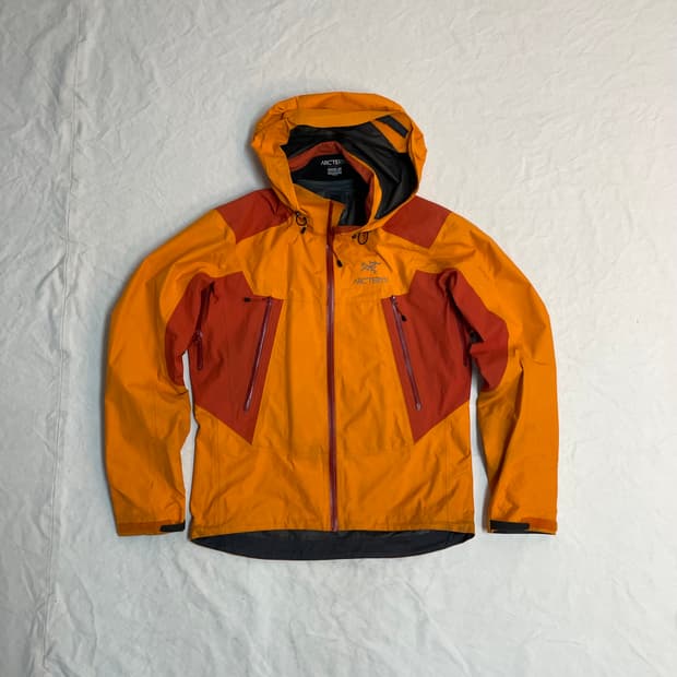 아크테릭스 윈드브레이커