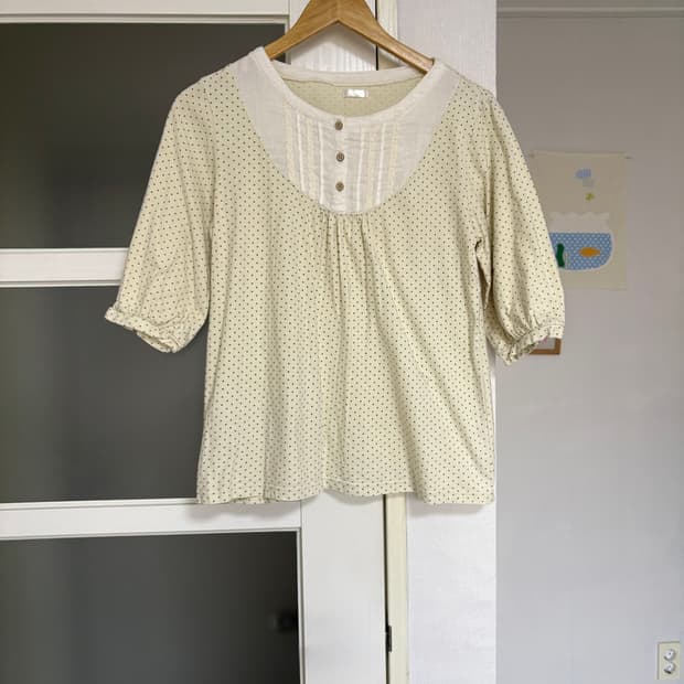 아이보리 그린 도트 티셔츠