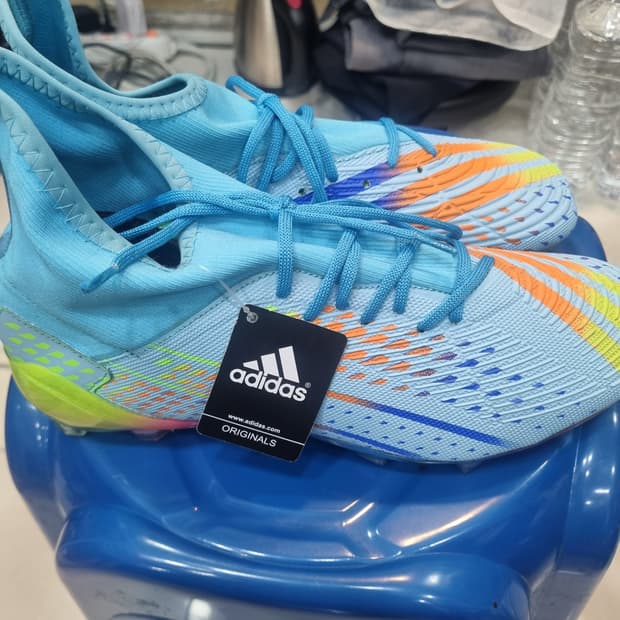 아디다스 스피드포탈 축구화 40사이즈