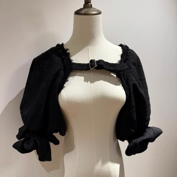 꼼데가르송 컬렉션 블랙 볼레로 새상품M