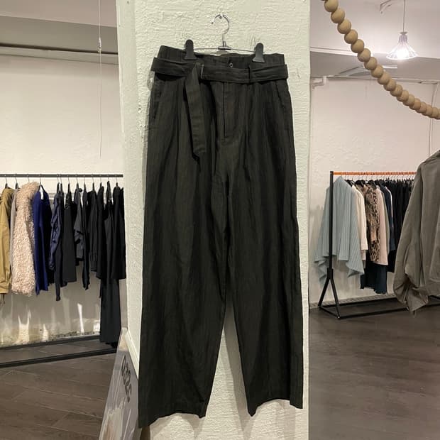 요크 벨티드 오버사이즈 팬츠