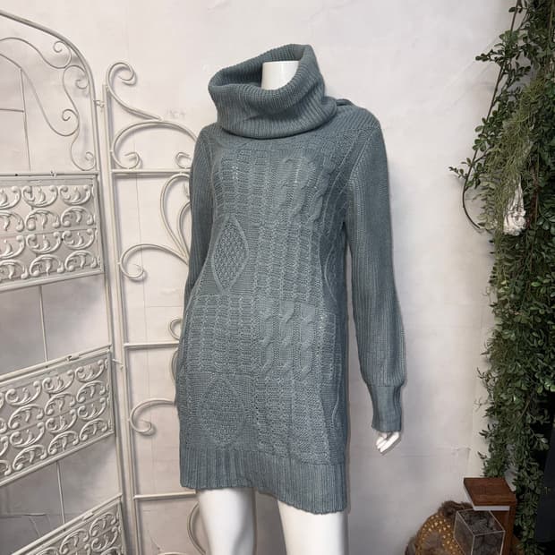 Mute blue high neck waffle twist knit op