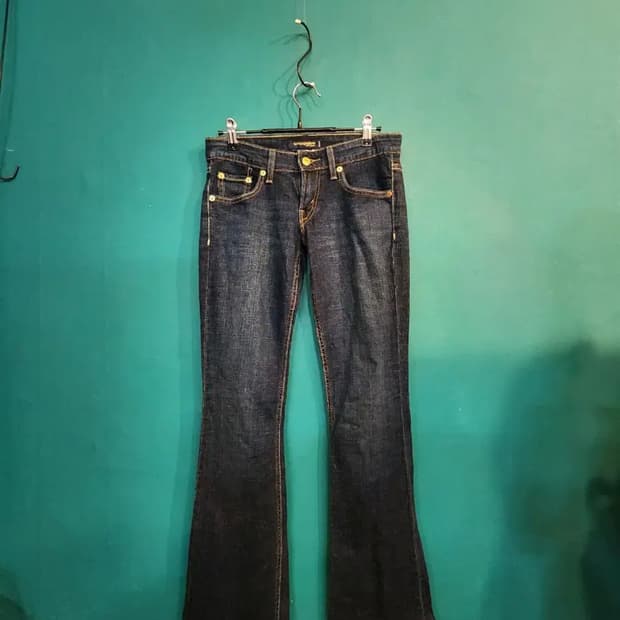 리바이스 524 더 슈퍼로우라이즈 부츠컷 청바지