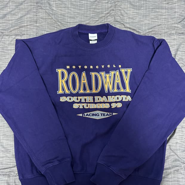 아웃스탠딩 스웻셔츠