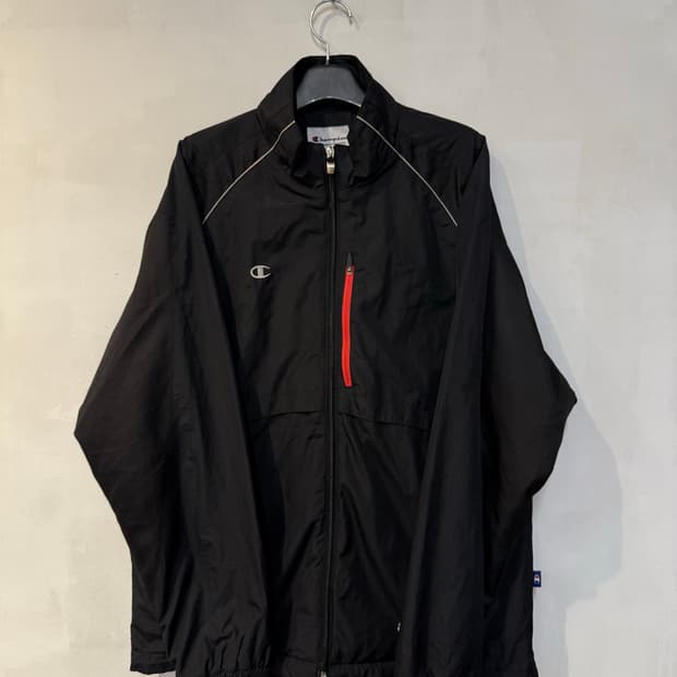 챔피온 블랙 바람막이