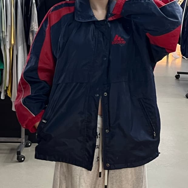 아디다시 레드 네이비 바람막이
