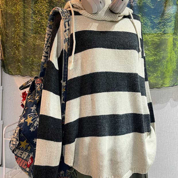 스트라이프 후드 니트