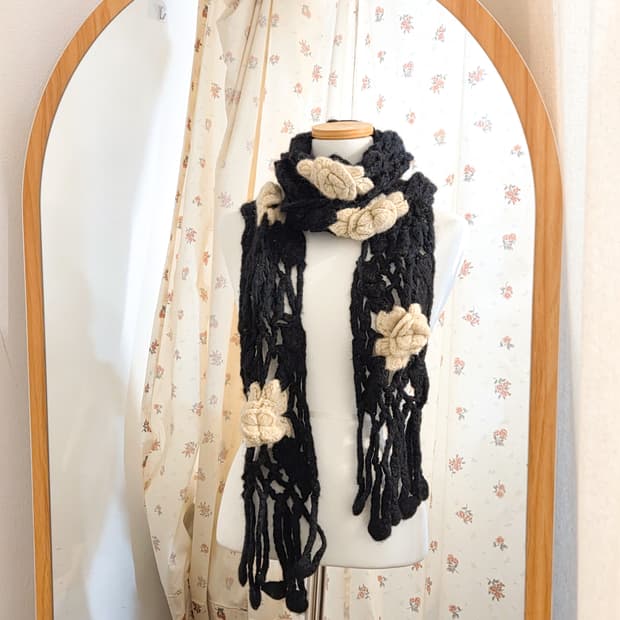 꽃 모티브 짜임 머플러