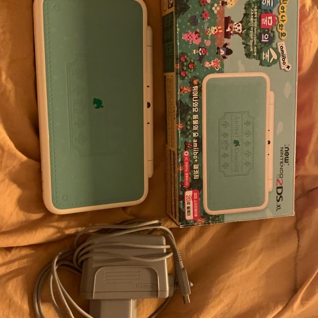 닌텐도 2DS XL 동물의 숲 에디션