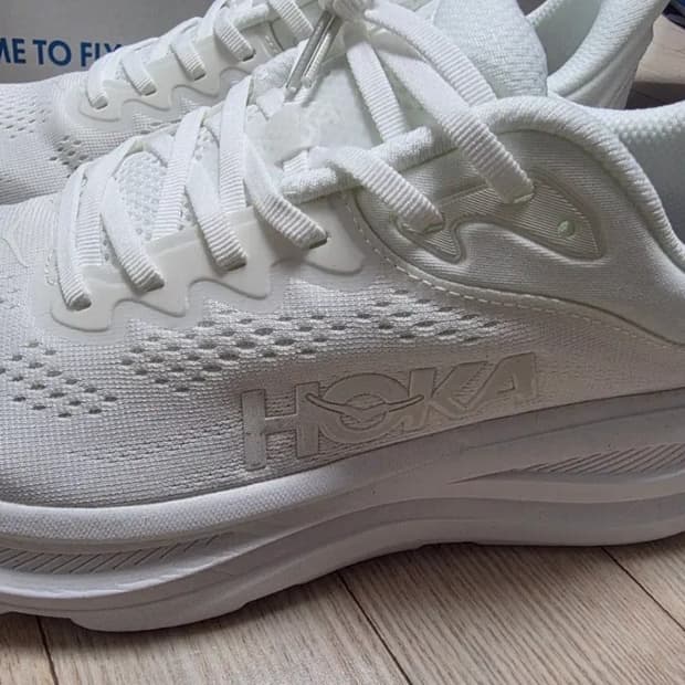 HOKA 스니커즈 화이트