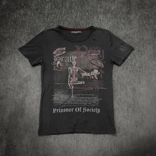 In the attic skull patch short sleeve