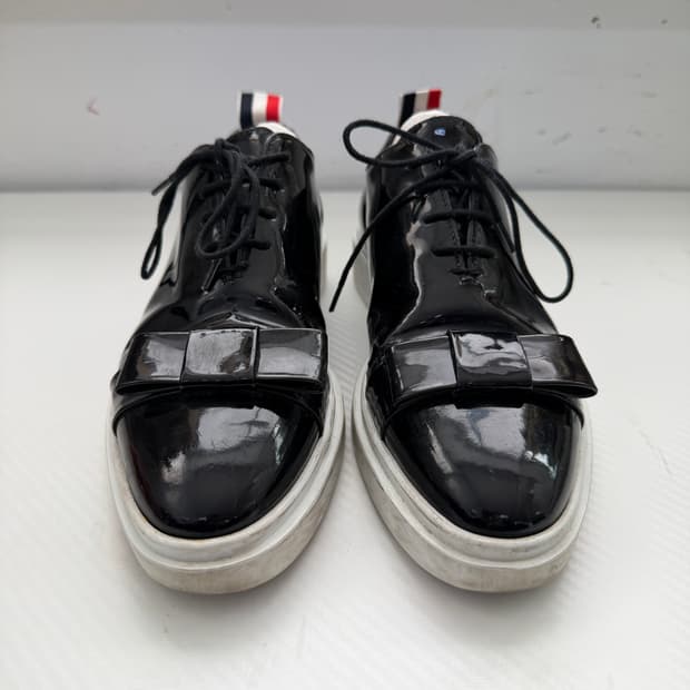 정품) 톰브라운 여성 블랙 페이턴트 로퍼 구두 36