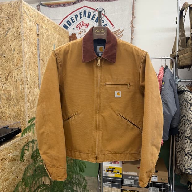 칼하트 디트로이트자켓 J001BRN