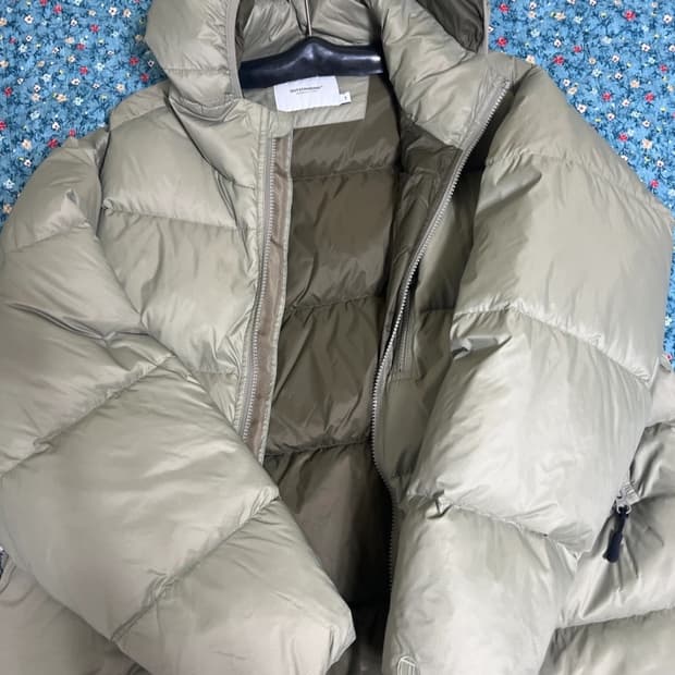 OUTSTANDING 아웃스탠딩 패딩