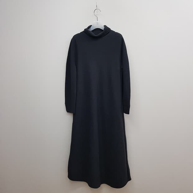 한섬 시스템 블랙 울 터틀넥 니트 롱 원피스 F사이즈