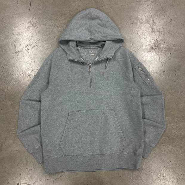 나이키 그레이 컬러 스몰 로고 하프 집업 후드티