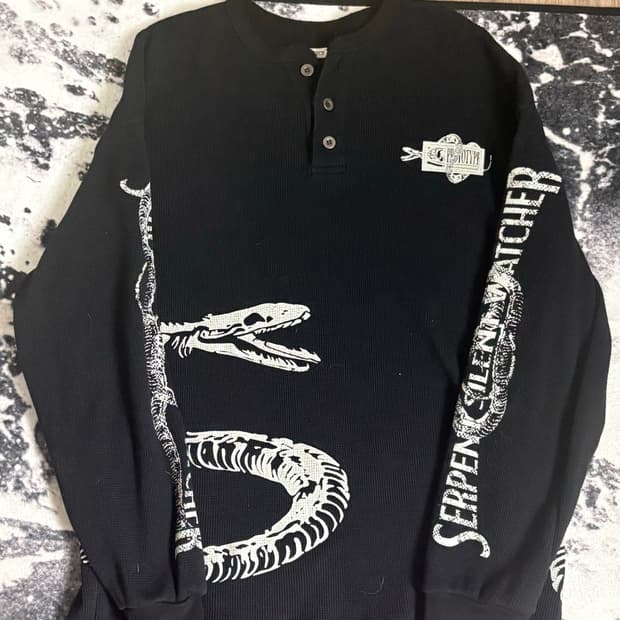 ETCE ONE SNAKE HENLEY NECK WAFFLE KNIT