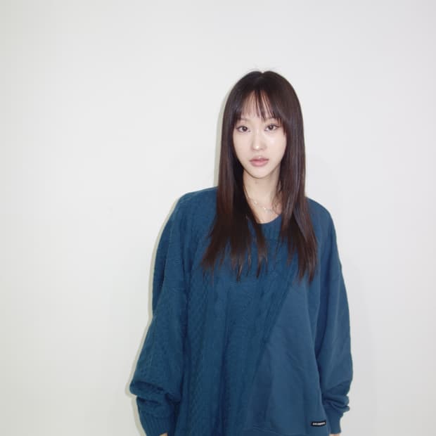 아조바이아조 블루 니트