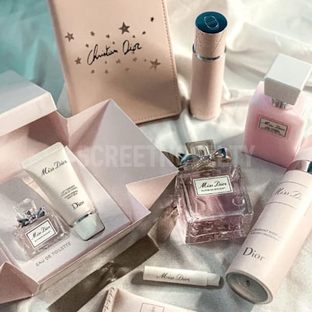 디올뷰티 여권지갑 여권홀더 핑크 디올 기프트 