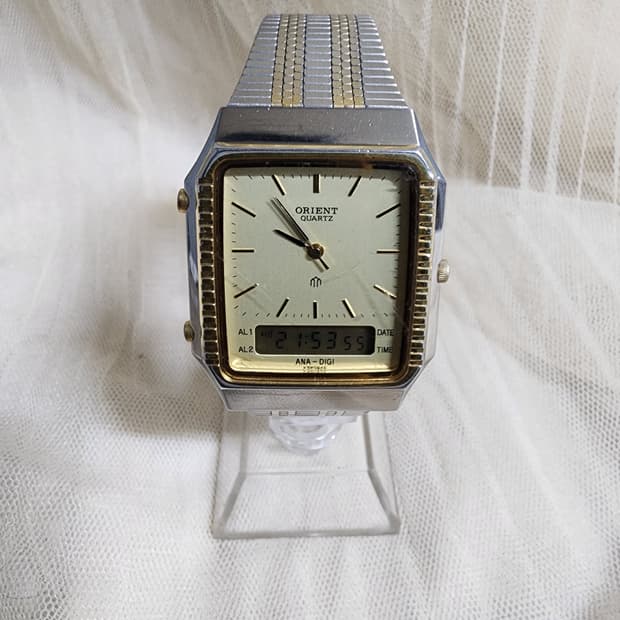 빈티지 오리엔트 아나디지 쿼츠 시계