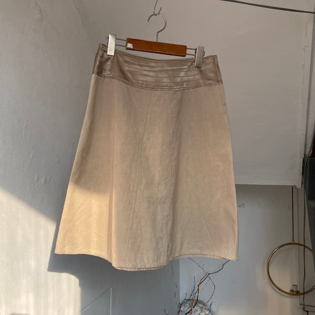 에스닉 베이지 A라인 스커트