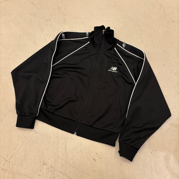 뉴발란스 우먼스 블랙 스몰로고 져지