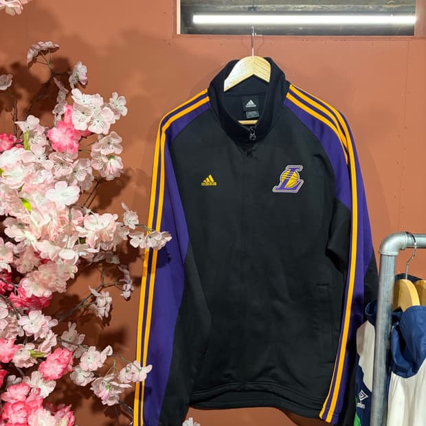 아디다스 레이커스 트랙탑