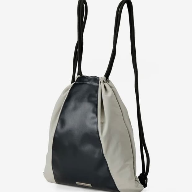 키브젝트 메탈로고 백팩 그레이