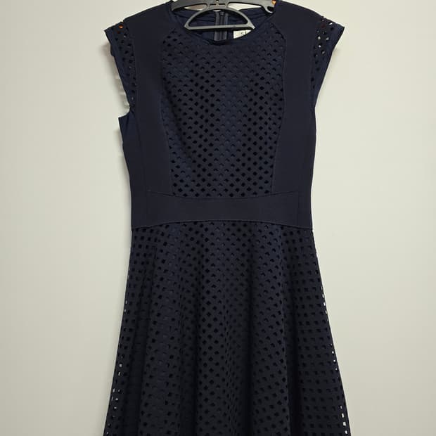 SJSJ 네이비 펀칭 A라인 원피스