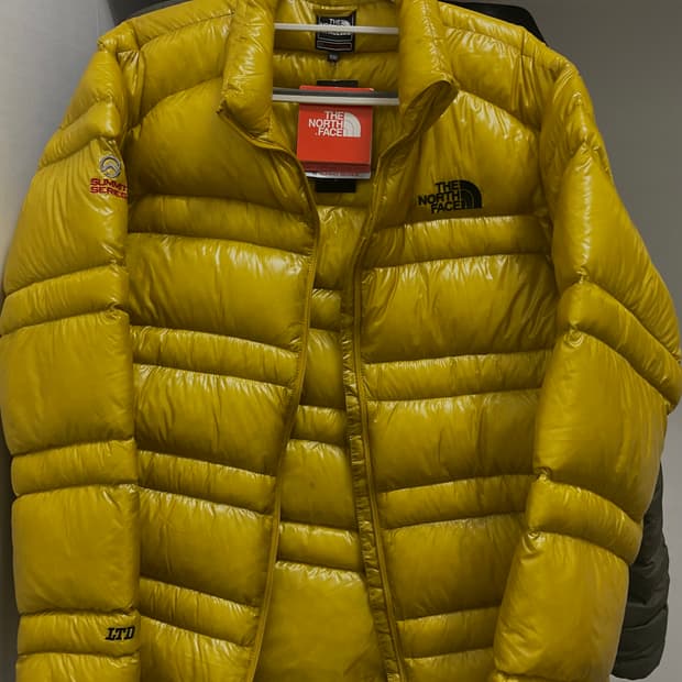노스페이스 경량패딩 900 한정판