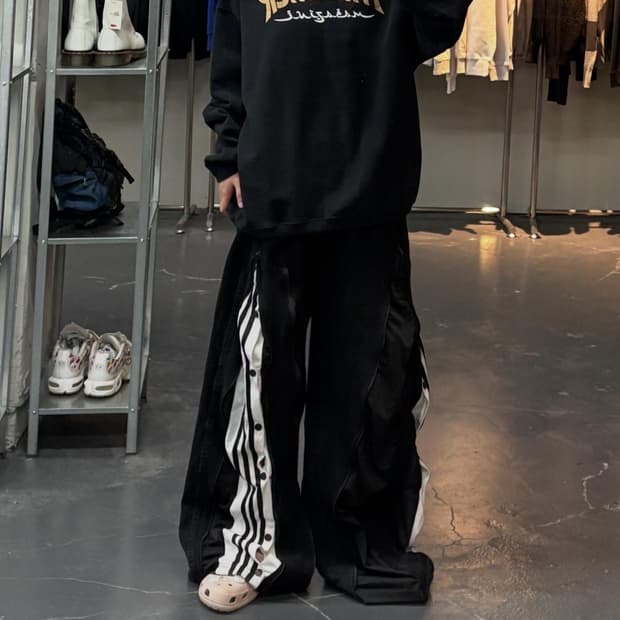 트레셔 빅로고 라운드넥 맨투맨 A2756