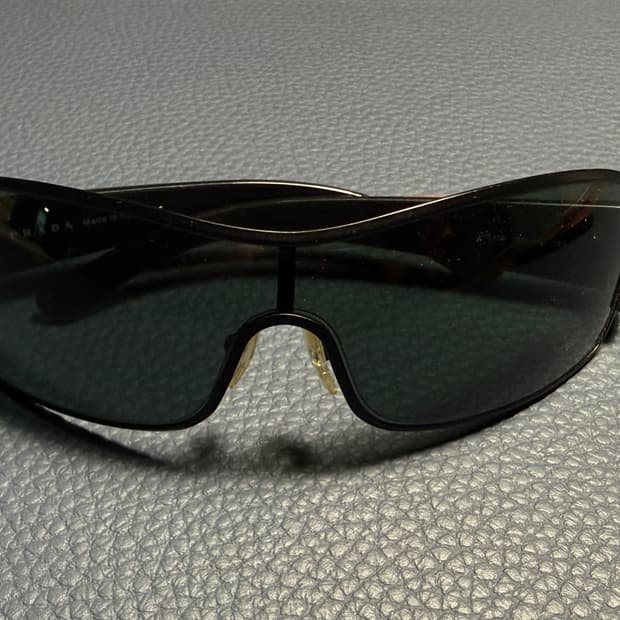 프라다 선글라스