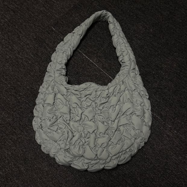 COS 코스 퀼티드 미니백 더스티 그린