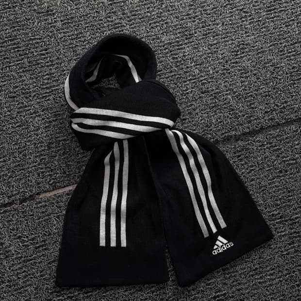 00s 아디다스 올드스쿨 에센셜 블랙 머플러 1787