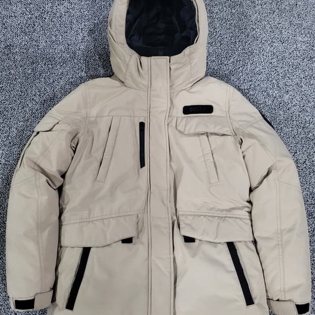 게스(GUESS) 베이지 후드 패딩 자켓