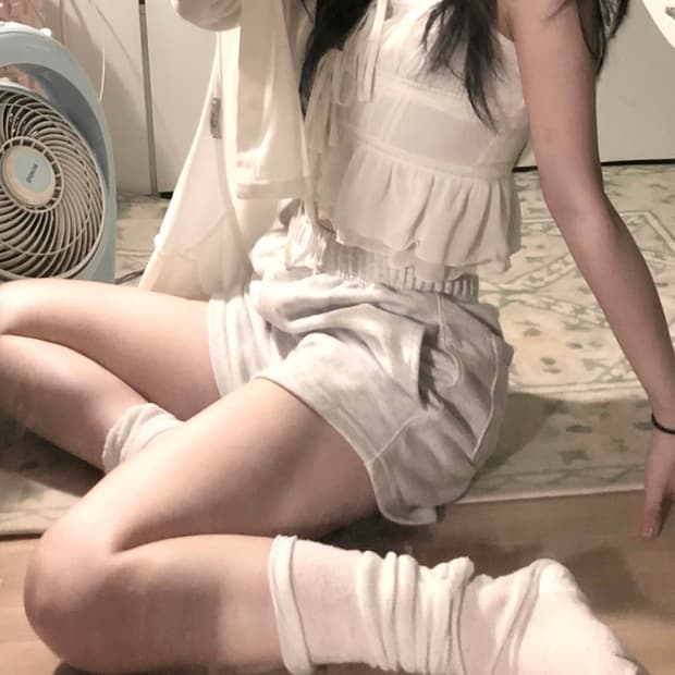 화이트 가디건+백멜란지 숏팬츠