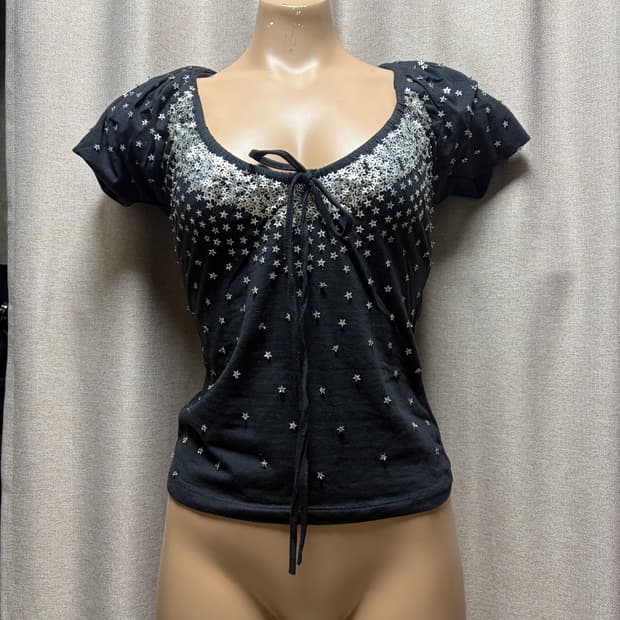Vintage Star-Studded Lace-up Puff Tee