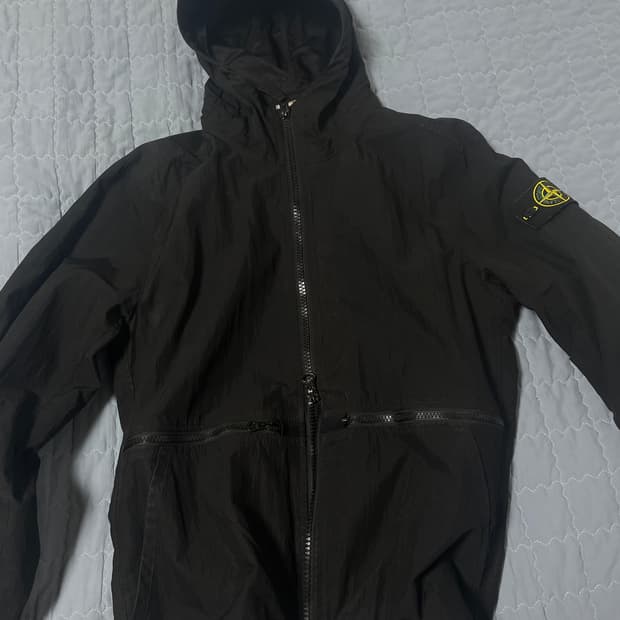 스톤아일랜드 바람막이