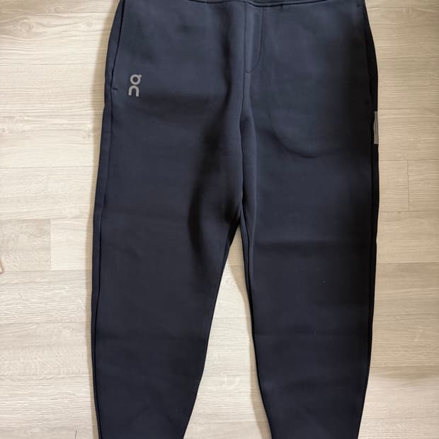 온러닝 포커스 테크 스웻팬츠 블랙 M 새상품